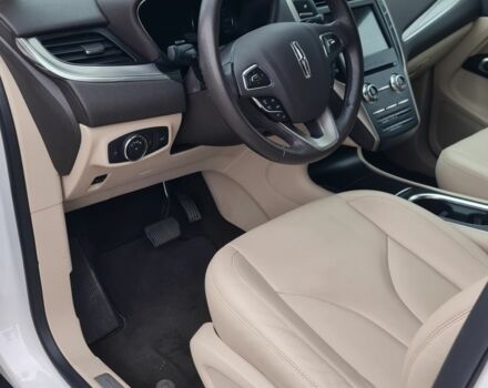 Белый Линкольн МКС, объемом двигателя 2 л и пробегом 90 тыс. км за 16900 $, фото 9 на Automoto.ua