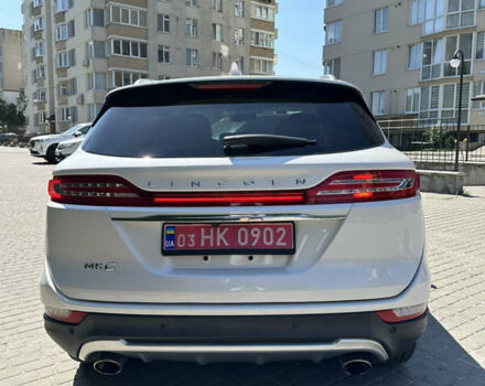 Белый Линкольн МКС, объемом двигателя 2 л и пробегом 133 тыс. км за 18500 $, фото 4 на Automoto.ua
