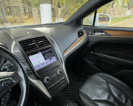 Білий Лінкольн МКС, об'ємом двигуна 2 л та пробігом 82 тис. км за 21700 $, фото 4 на Automoto.ua