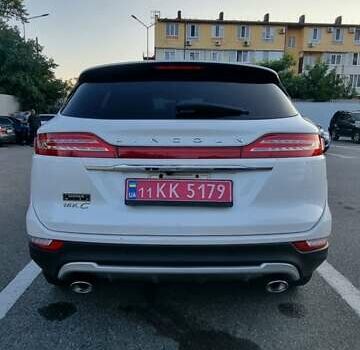Белый Линкольн МКС, объемом двигателя 2 л и пробегом 89 тыс. км за 18000 $, фото 3 на Automoto.ua