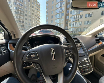 Белый Линкольн МКС, объемом двигателя 2 л и пробегом 133 тыс. км за 18500 $, фото 24 на Automoto.ua