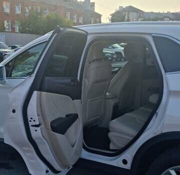 Белый Линкольн МКС, объемом двигателя 2 л и пробегом 89 тыс. км за 18000 $, фото 26 на Automoto.ua