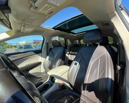 Белый Линкольн МКС, объемом двигателя 2 л и пробегом 41 тыс. км за 10900 $, фото 10 на Automoto.ua