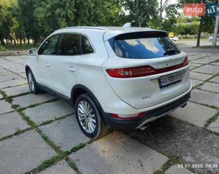 Белый Линкольн МКС, объемом двигателя 2 л и пробегом 52 тыс. км за 17700 $, фото 9 на Automoto.ua