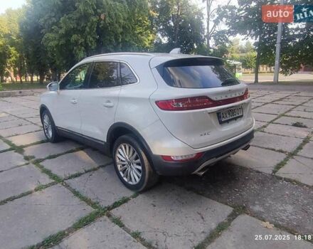 Белый Линкольн МКС, объемом двигателя 2 л и пробегом 49 тыс. км за 18500 $, фото 7 на Automoto.ua