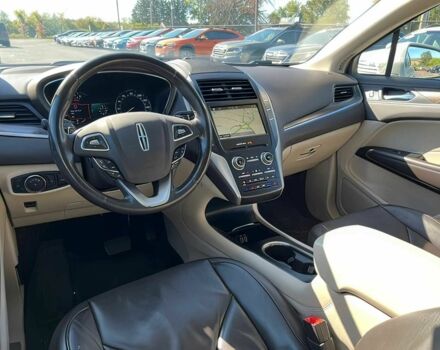 Белый Линкольн МКС, объемом двигателя 2 л и пробегом 41 тыс. км за 10900 $, фото 9 на Automoto.ua