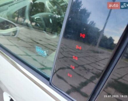 Белый Линкольн МКС, объемом двигателя 2 л и пробегом 49 тыс. км за 18500 $, фото 13 на Automoto.ua