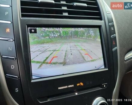 Белый Линкольн МКС, объемом двигателя 2 л и пробегом 52 тыс. км за 17700 $, фото 7 на Automoto.ua