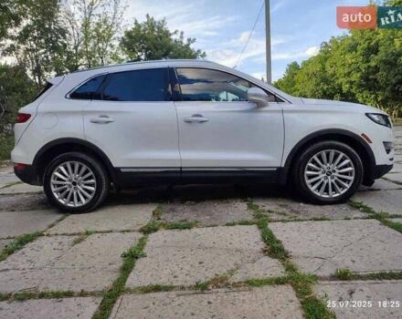 Белый Линкольн МКС, объемом двигателя 2 л и пробегом 49 тыс. км за 18500 $, фото 6 на Automoto.ua