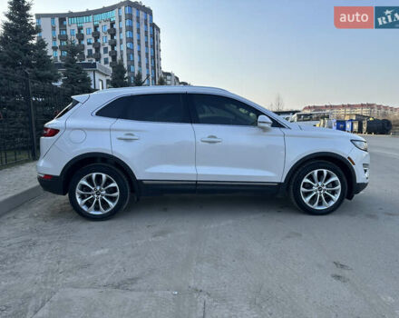Белый Линкольн МКС, объемом двигателя 2 л и пробегом 28 тыс. км за 22500 $, фото 3 на Automoto.ua