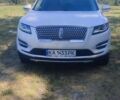 Білий Лінкольн МКС, об'ємом двигуна 2 л та пробігом 132 тис. км за 20500 $, фото 1 на Automoto.ua