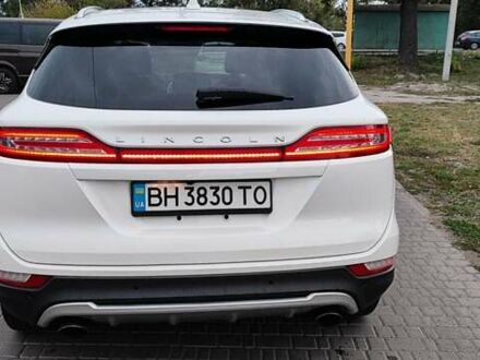 Білий Лінкольн МКС, об'ємом двигуна 2 л та пробігом 158 тис. км за 18000 $, фото 1 на Automoto.ua
