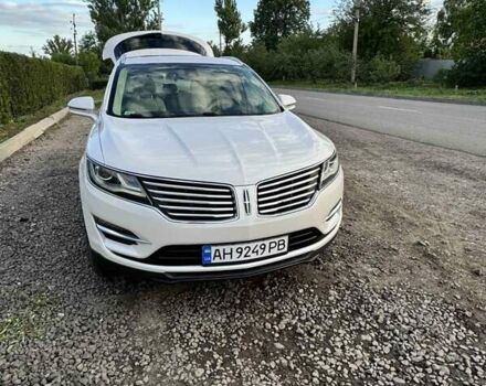 Белый Линкольн МКС, объемом двигателя 2 л и пробегом 147 тыс. км за 15500 $, фото 1 на Automoto.ua