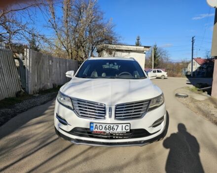 Белый Линкольн МКС, объемом двигателя 2.3 л и пробегом 150 тыс. км за 17800 $, фото 1 на Automoto.ua