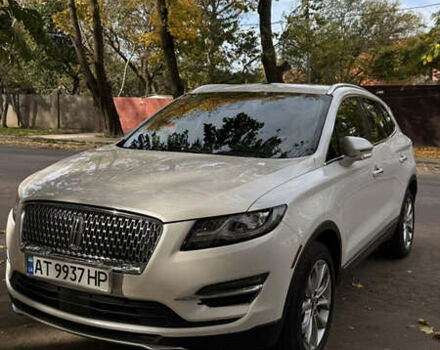 Белый Линкольн МКС, объемом двигателя 2 л и пробегом 82 тыс. км за 21700 $, фото 1 на Automoto.ua