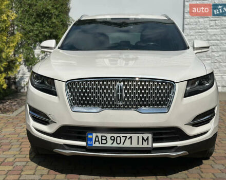 Белый Линкольн МКС, объемом двигателя 2 л и пробегом 37 тыс. км за 17900 $, фото 1 на Automoto.ua