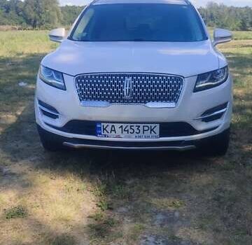 Белый Линкольн МКС, объемом двигателя 2 л и пробегом 132 тыс. км за 20500 $, фото 1 на Automoto.ua