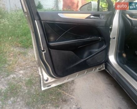 Бежевый Линкольн МКС, объемом двигателя 2 л и пробегом 130 тыс. км за 12000 $, фото 11 на Automoto.ua