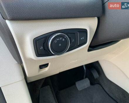 Бежевый Линкольн МКС, объемом двигателя 2.3 л и пробегом 104 тыс. км за 17000 $, фото 12 на Automoto.ua