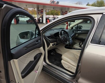 Бежевый Линкольн МКС, объемом двигателя 2 л и пробегом 88 тыс. км за 466 $, фото 2 на Automoto.ua