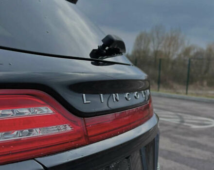 Черный Линкольн МКС, объемом двигателя 2 л и пробегом 165 тыс. км за 14500 $, фото 3 на Automoto.ua