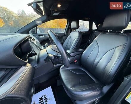 Чорний Лінкольн МКС, об'ємом двигуна 0 л та пробігом 198 тис. км за 10500 $, фото 17 на Automoto.ua
