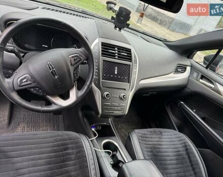 Черный Линкольн МКС, объемом двигателя 2 л и пробегом 77 тыс. км за 18000 $, фото 3 на Automoto.ua