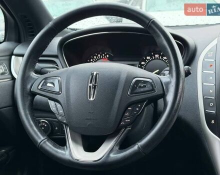 Черный Линкольн МКС, объемом двигателя 2 л и пробегом 161 тыс. км за 17500 $, фото 23 на Automoto.ua