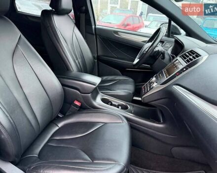 Черный Линкольн МКС, объемом двигателя 2 л и пробегом 161 тыс. км за 17500 $, фото 20 на Automoto.ua