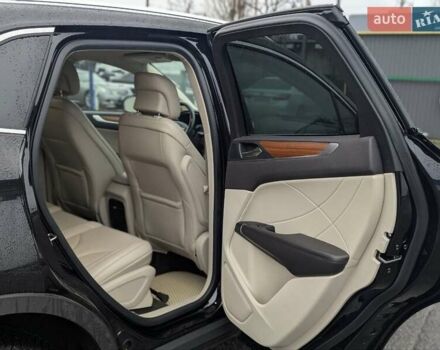 Черный Линкольн МКС, объемом двигателя 2 л и пробегом 86 тыс. км за 20300 $, фото 18 на Automoto.ua