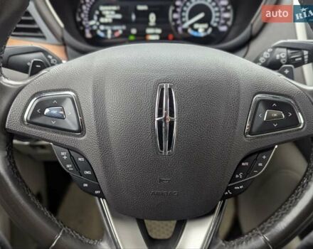 Черный Линкольн МКС, объемом двигателя 2 л и пробегом 86 тыс. км за 20300 $, фото 21 на Automoto.ua