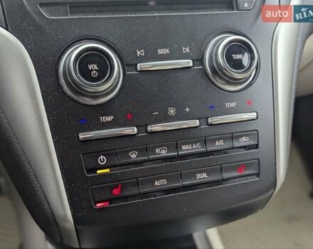 Черный Линкольн МКС, объемом двигателя 2 л и пробегом 86 тыс. км за 20300 $, фото 23 на Automoto.ua