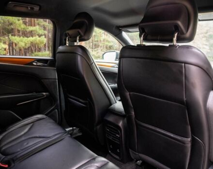 Черный Линкольн МКС, объемом двигателя 2 л и пробегом 34 тыс. км за 23000 $, фото 14 на Automoto.ua