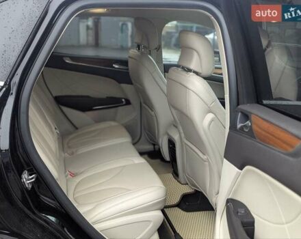Черный Линкольн МКС, объемом двигателя 2 л и пробегом 86 тыс. км за 20300 $, фото 16 на Automoto.ua