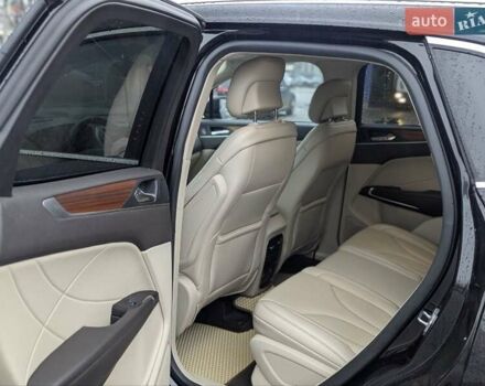 Черный Линкольн МКС, объемом двигателя 2 л и пробегом 86 тыс. км за 20300 $, фото 13 на Automoto.ua