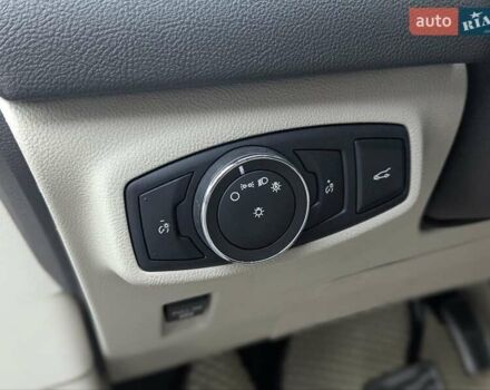 Черный Линкольн МКС, объемом двигателя 2 л и пробегом 86 тыс. км за 20300 $, фото 9 на Automoto.ua