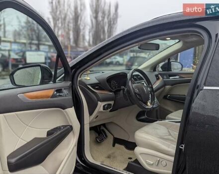 Черный Линкольн МКС, объемом двигателя 2 л и пробегом 86 тыс. км за 20300 $, фото 7 на Automoto.ua