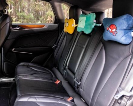 Черный Линкольн МКС, объемом двигателя 2 л и пробегом 34 тыс. км за 23000 $, фото 9 на Automoto.ua