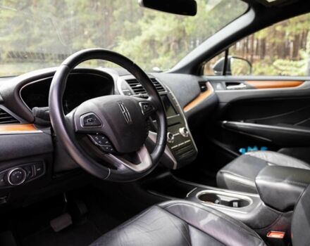 Черный Линкольн МКС, объемом двигателя 2 л и пробегом 34 тыс. км за 23000 $, фото 2 на Automoto.ua