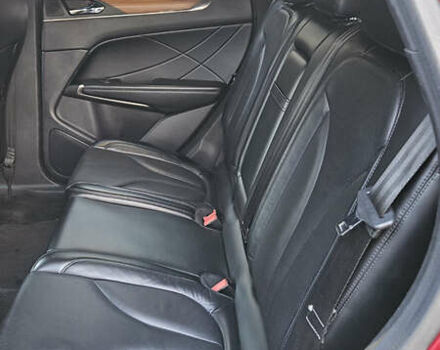 Красный Линкольн МКС, объемом двигателя 2 л и пробегом 175 тыс. км за 15700 $, фото 7 на Automoto.ua