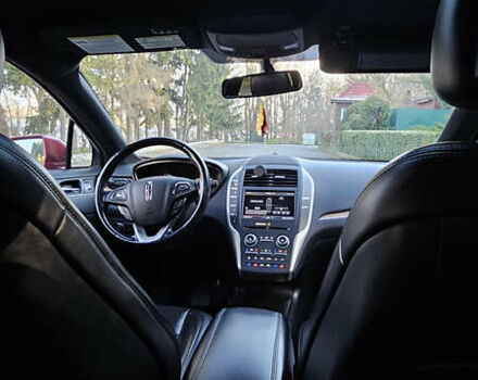 Красный Линкольн МКС, объемом двигателя 2 л и пробегом 175 тыс. км за 15700 $, фото 11 на Automoto.ua