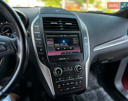 Красный Линкольн МКС, объемом двигателя 2 л и пробегом 224 тыс. км за 13000 $, фото 7 на Automoto.ua