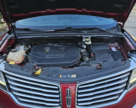 Красный Линкольн МКС, объемом двигателя 2 л и пробегом 175 тыс. км за 15700 $, фото 12 на Automoto.ua