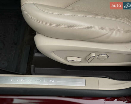 Красный Линкольн МКС, объемом двигателя 2 л и пробегом 51 тыс. км за 17490 $, фото 17 на Automoto.ua