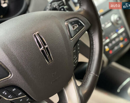 Красный Линкольн МКС, объемом двигателя 2 л и пробегом 51 тыс. км за 17490 $, фото 20 на Automoto.ua