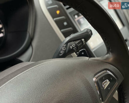 Красный Линкольн МКС, объемом двигателя 2 л и пробегом 51 тыс. км за 17490 $, фото 22 на Automoto.ua