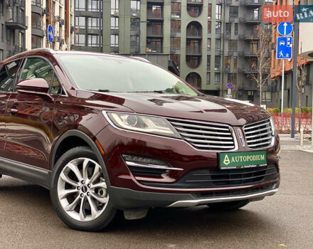 Красный Линкольн МКС, объемом двигателя 2 л и пробегом 51 тыс. км за 17490 $, фото 2 на Automoto.ua