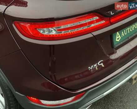 Красный Линкольн МКС, объемом двигателя 2 л и пробегом 51 тыс. км за 17490 $, фото 10 на Automoto.ua