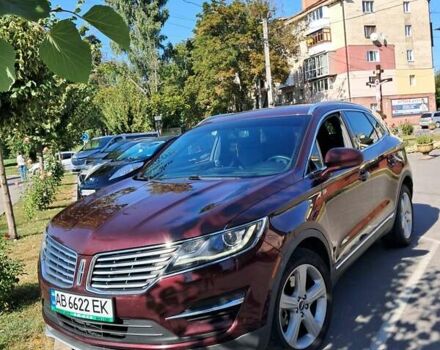 Красный Линкольн МКС, объемом двигателя 2 л и пробегом 207 тыс. км за 16000 $, фото 1 на Automoto.ua