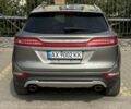 Желтый Линкольн МКС, объемом двигателя 2 л и пробегом 155 тыс. км за 15500 $, фото 6 на Automoto.ua